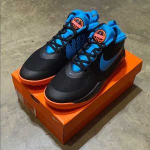 Nike Kid’s Team Hustle D 9 (GS) Basketball Shoe 7Y